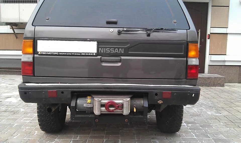Ниссан террано сзади фото Почти окончательный вид после установки задней лебёдки и бампера - Nissan Terran