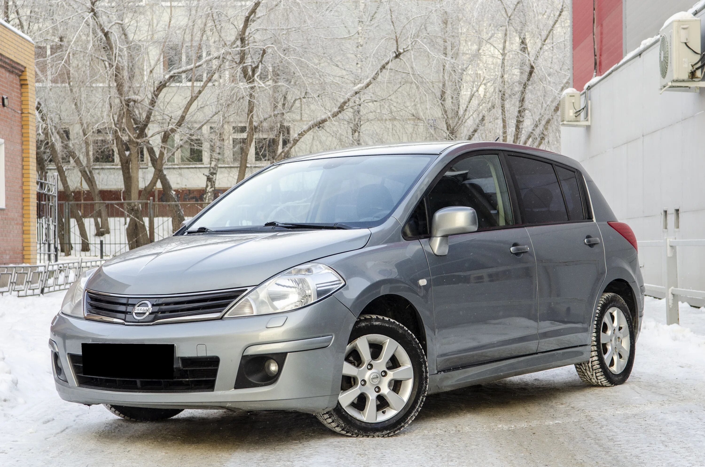 Ниссан тиида 2010 фото Продажа Nissan Tiida в Новосибирске
