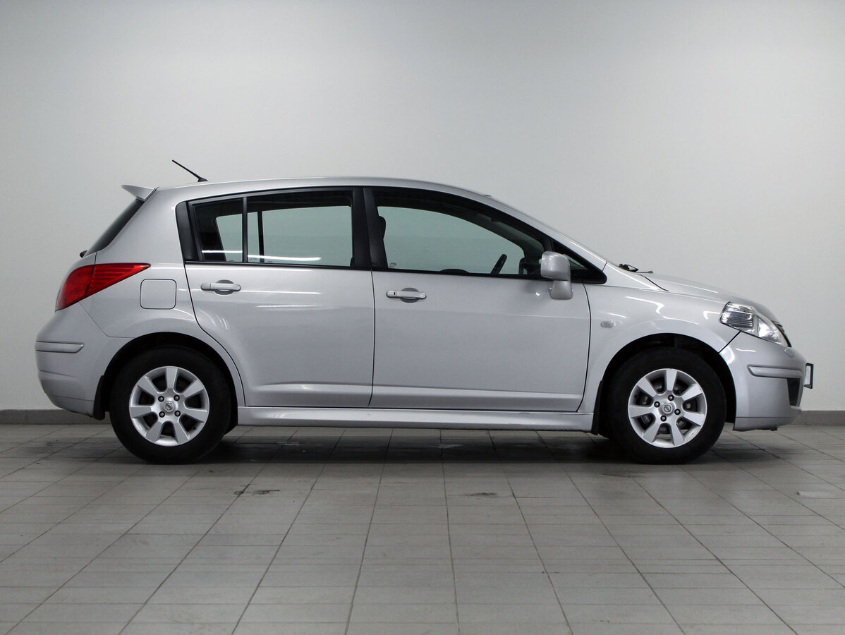 Ниссан тиида 2012 фото Купить б/у Nissan Tiida I Рестайлинг 1.6 AT (110 л.с.) бензин автомат в Москве: 