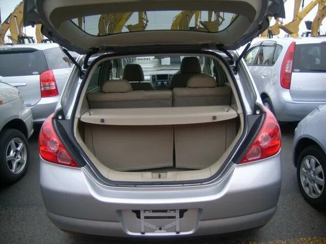 Ниссан тиида багажник фото Все модификации TOYOTA TIIDA (ТОЙОТА ТИИДА), сравнение японских машин.