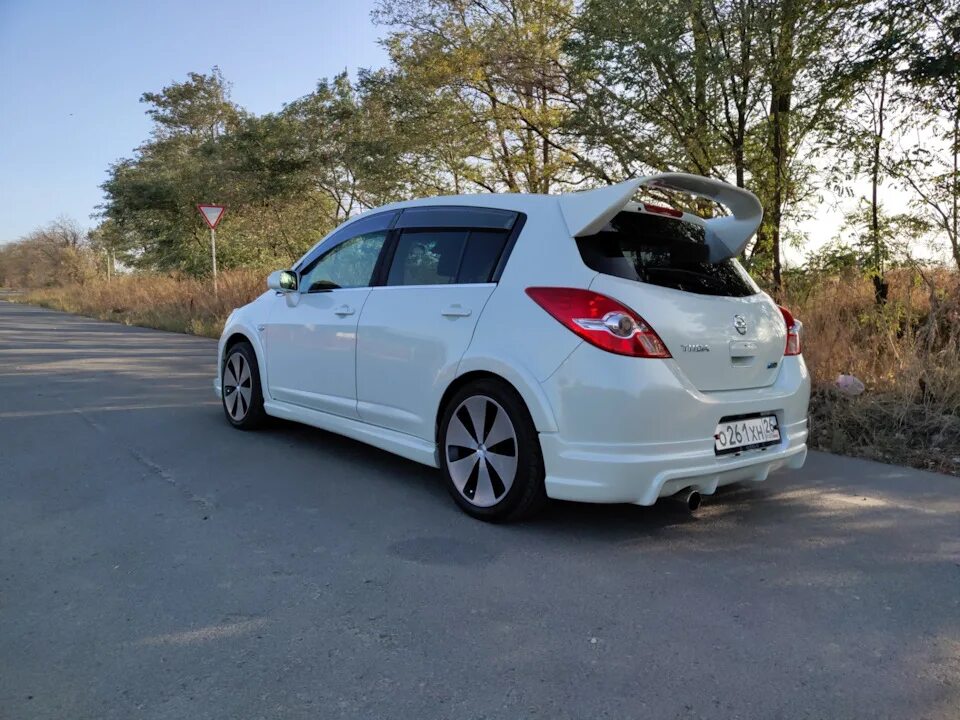 Ниссан тиида c11 тюнинг Impul. Полный комплект кузовного обвеса - Nissan Tiida (1G), 1,5 л, 2009 года тю