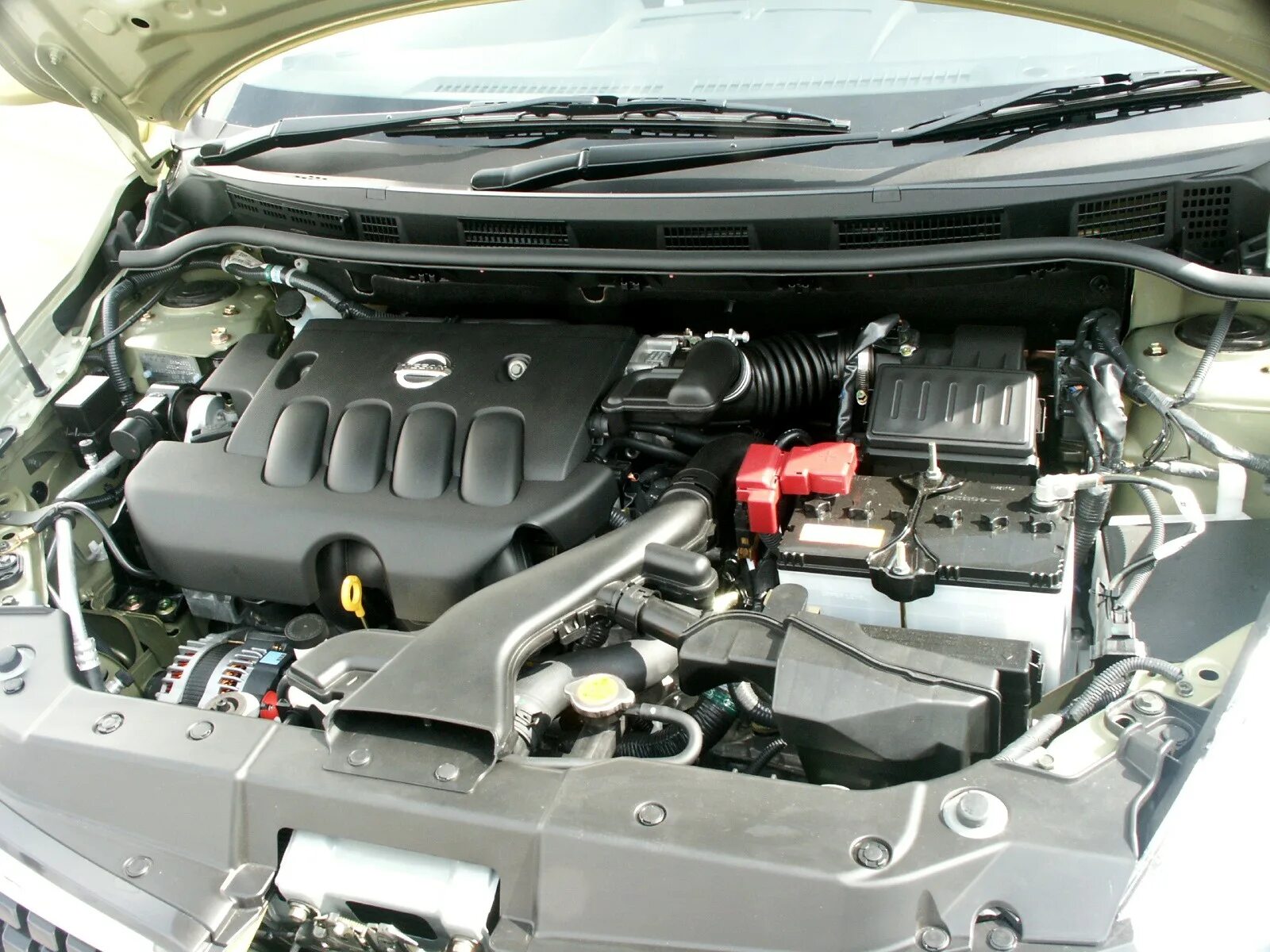 Ниссан тиида фото двигателя 2007 Nissan Versa Preview