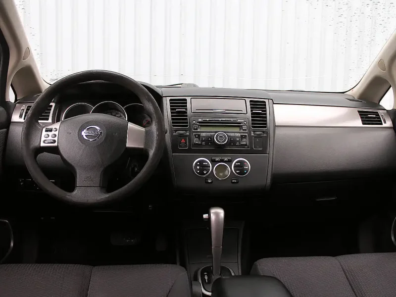 Ниссан тиида фото салона Nissan tiida 2007 салона (39 фото) - фото - картинки и рисунки: скачать бесплатн