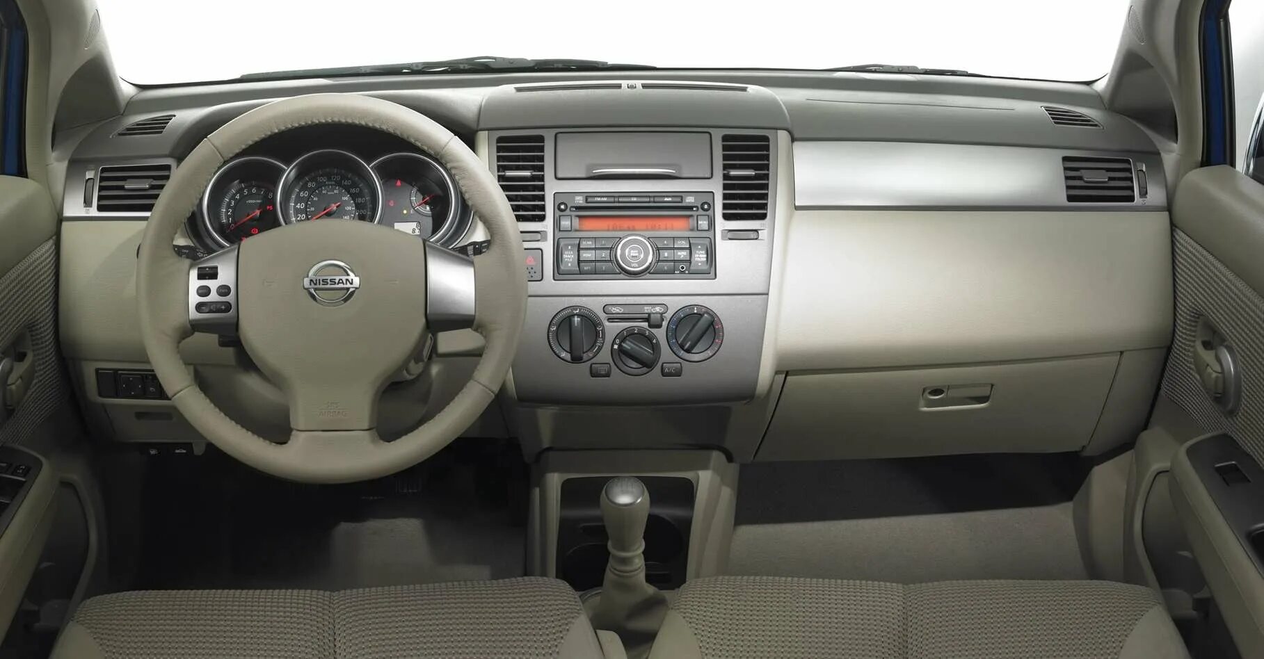 Ниссан тиида фото салона Nissan Tiida #7363489