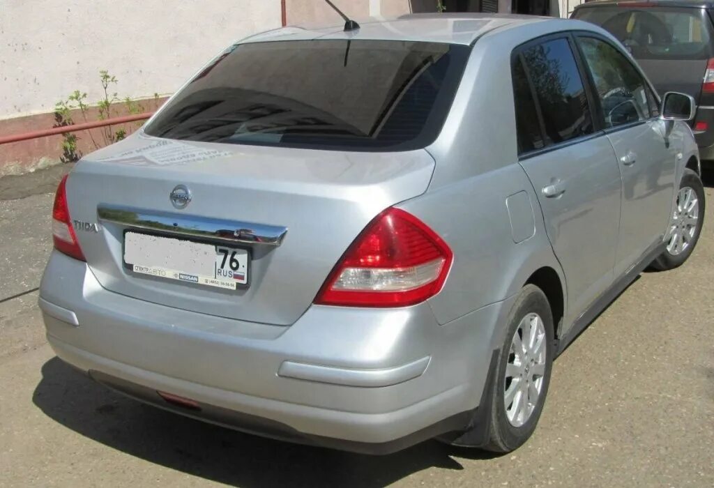 Ниссан тиида фото сзади Продам авто Nissan Tilda, 2007 г, 130 тыс км, 126 лс в Ярославле - Доска объявле