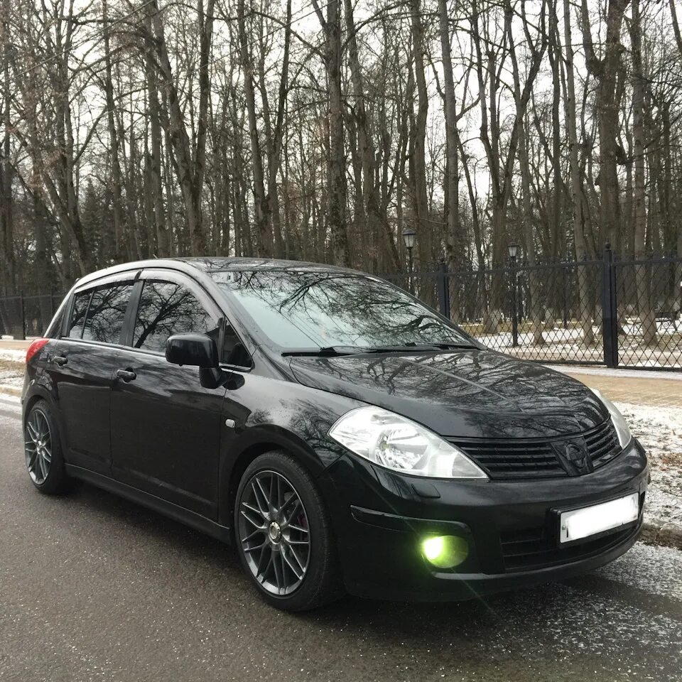 Ниссан тиида на 17 дисках фото ⇒ Переобулся. "Bridgestone Erglanz ERG Mesh R17" - Nissan Tiida (1G), 1,6 л, 200