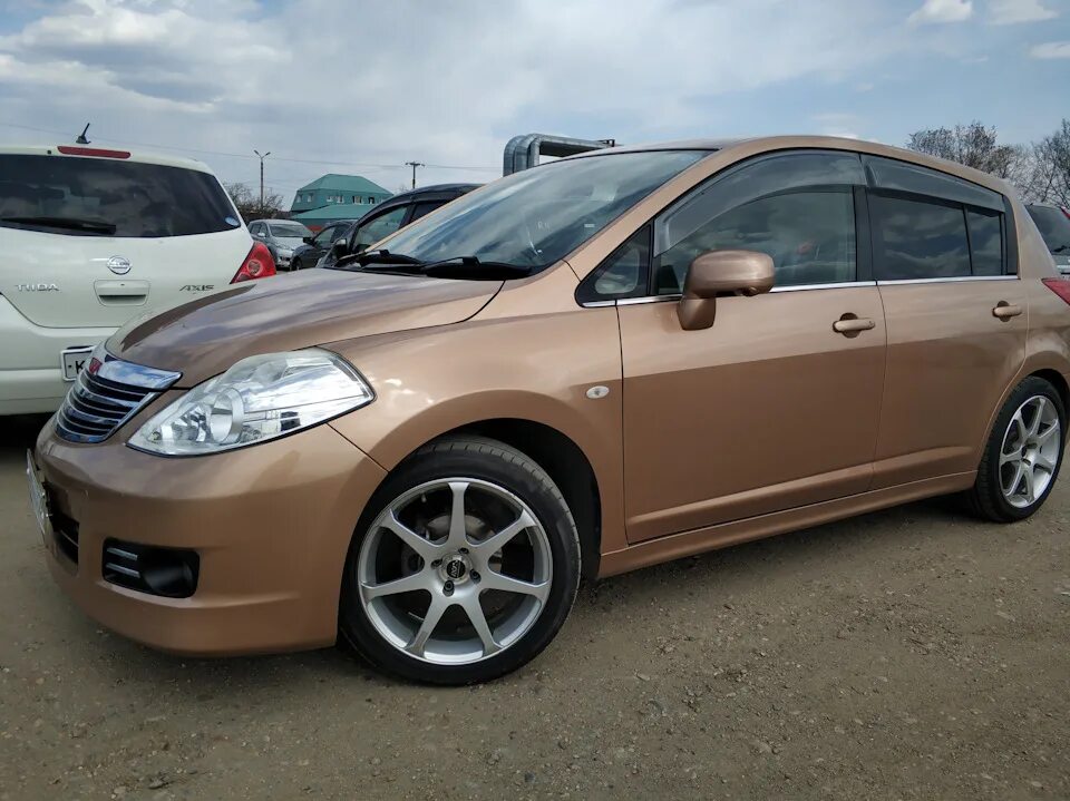 Ниссан тиида на 17 дисках фото Законченный образ. AVS Model7 - Nissan Tiida (1G), 1,5 л, 2008 года стайлинг DRI