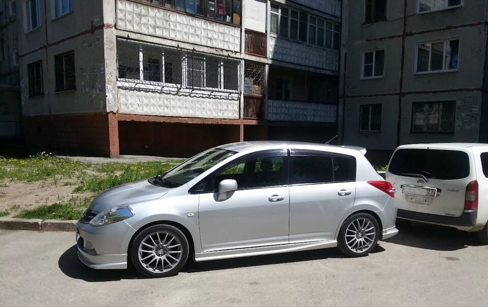 Ниссан тиида на 17 дисках фото Машины нет, колеса есть! - Nissan Tiida (1G), 1,5 л, 2008 года другое DRIVE2