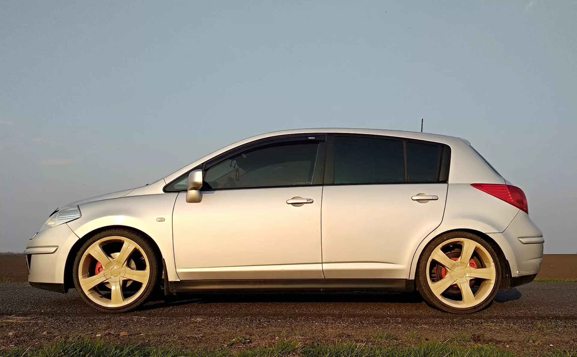 Ниссан тиида на 17 дисках фото 16 фото TIIDA + R19 + -30 RS-R - Nissan Tiida (1G), 1,6 л, 2007 года колёсные ди