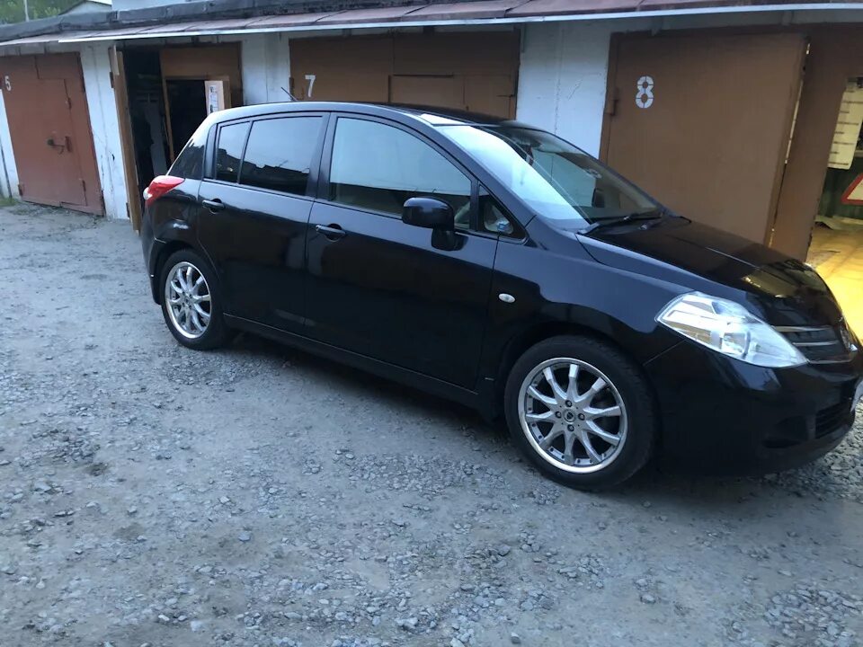 Ниссан тиида на 17 дисках фото Установка R17 - Nissan Tiida (1G), 1,5 л, 2010 года колёсные диски DRIVE2