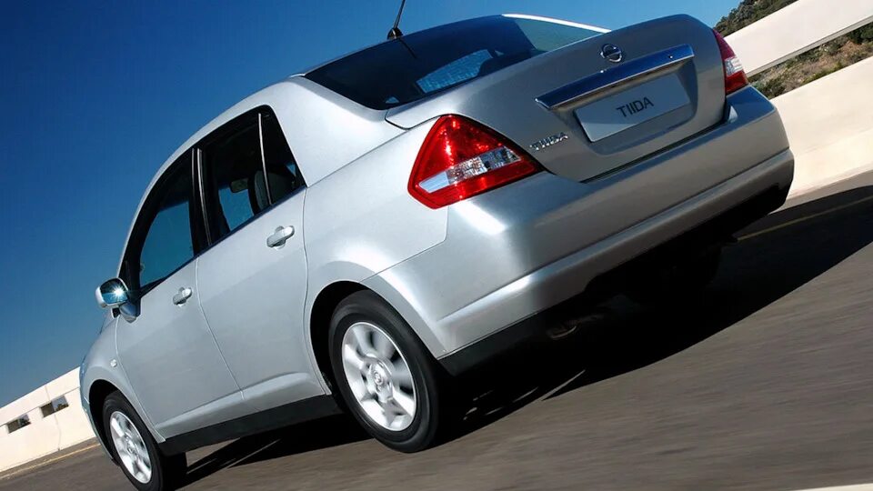 Ниссан тиида показать фото Nissan Tiida (1G) 1.6 бензиновый 2011 на DRIVE2