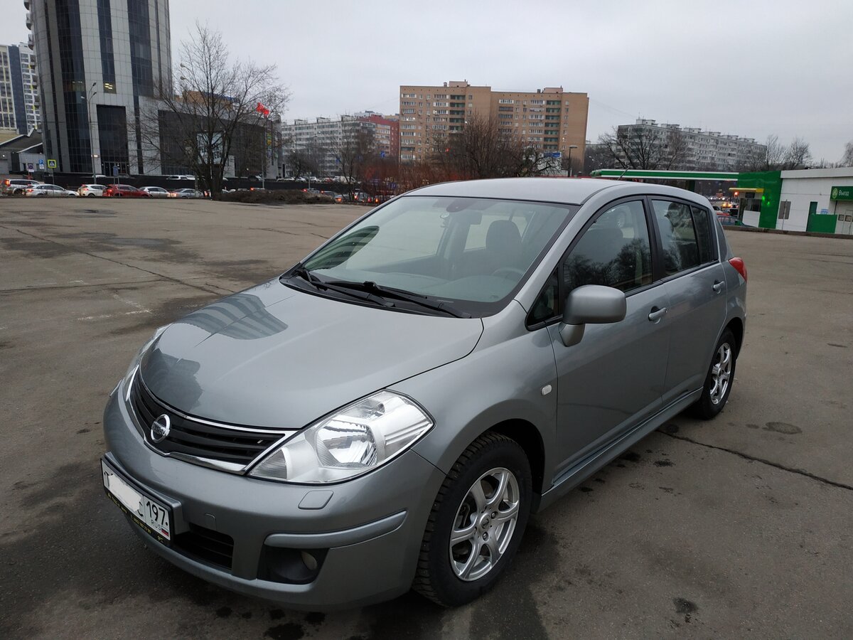 Ниссан тиида рестайлинг и дорестайлинг отличия фото Купить б/у Nissan Tiida I Рестайлинг 1.6 AT (110 л.с.) бензин автомат в Мытищах: