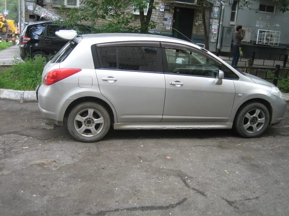 Ниссан тиида с11 фото спойлер - есть ! - Nissan Tiida (1G), 1,5 л, 2005 года тюнинг DRIVE2