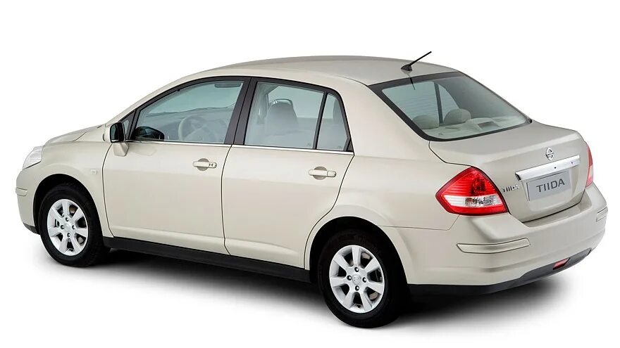Ниссан тиида седан фото Nissan Tiida I c пробегом: спасительная оцинковка и грязь, угрожающая электрике 