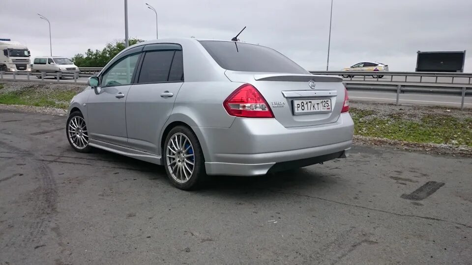 Ниссан тиида тюнинг Установка обвеса Nismo на седан ч.2. - Nissan Tiida (1G), 1,5 л, 2009 года стайл