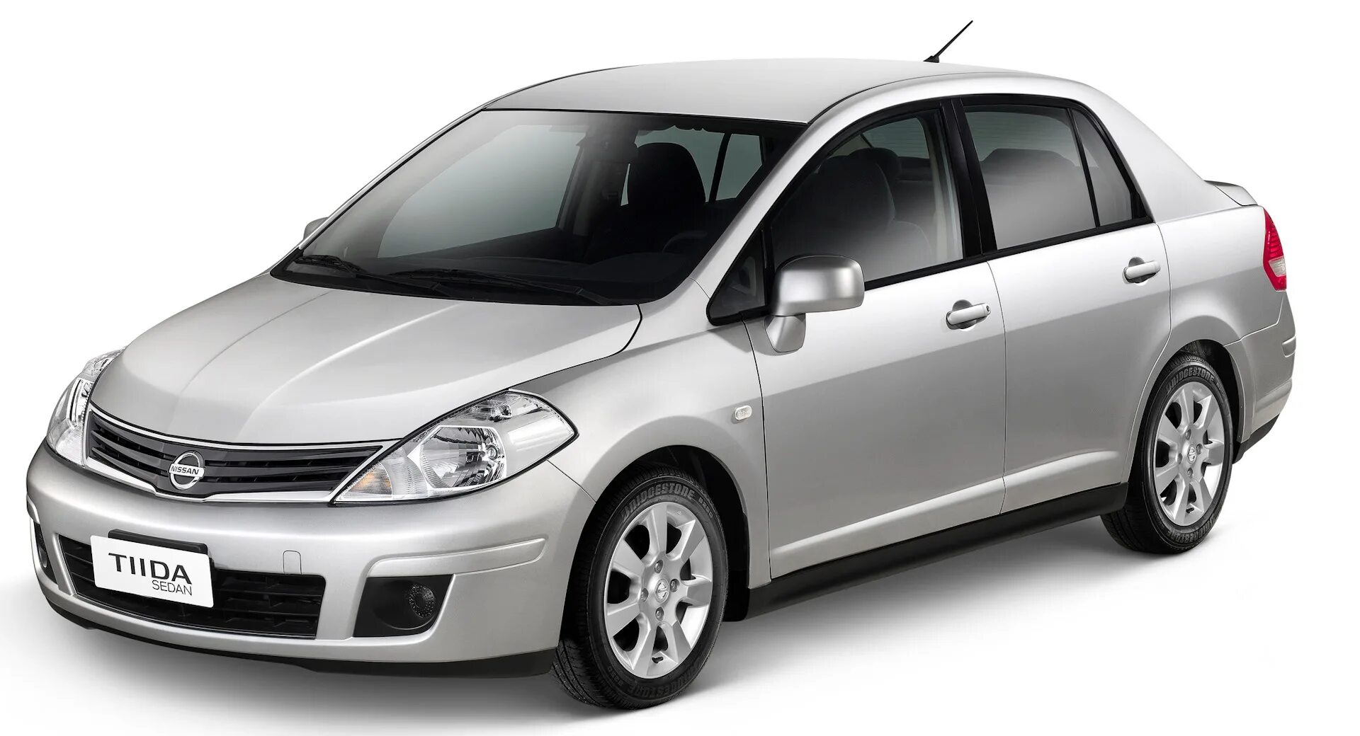 Ниссан тильда фото Пересел на другой авто(временно) или сравнение Весты с Nissan Tiida Sedan - DRIV