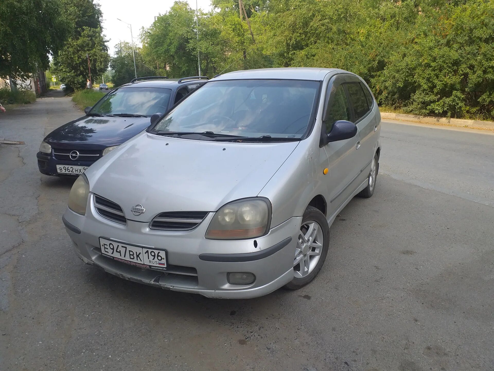 Ниссан тино 1999 фото Знакомство с праворульным японцем 99 года - Nissan Tino, 2 л, 1999 года покупка 