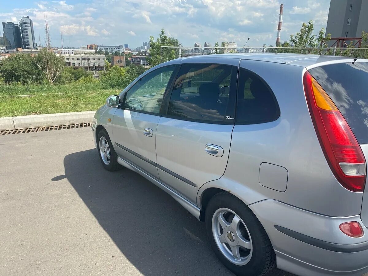 Ниссан тино фото Ниссан тино 1998г Sarma-Auto.ru
