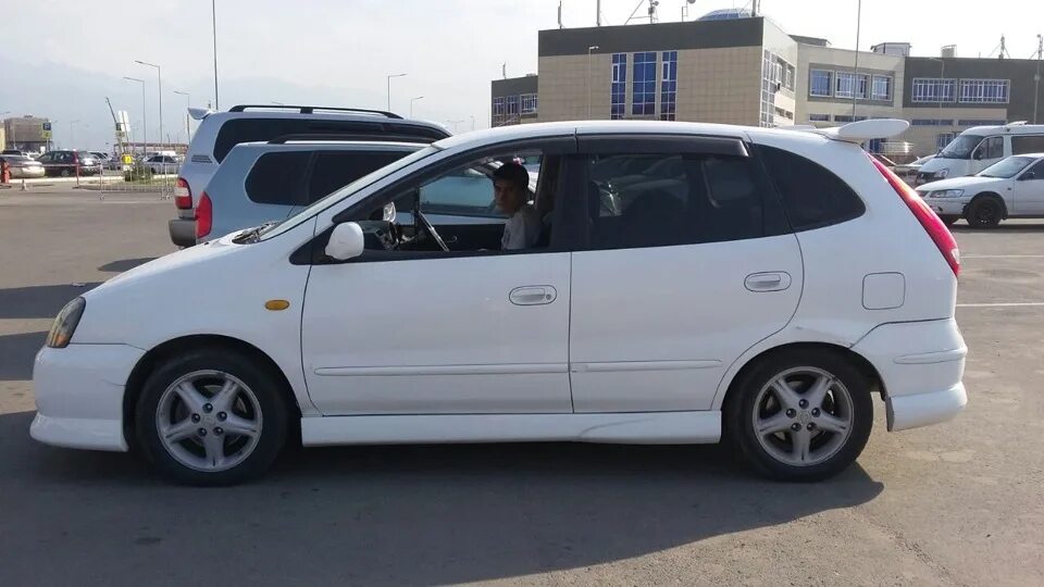 Ниссан тино тюнинг Nissan Tino 2.0 бензиновый 1999 на DRIVE2