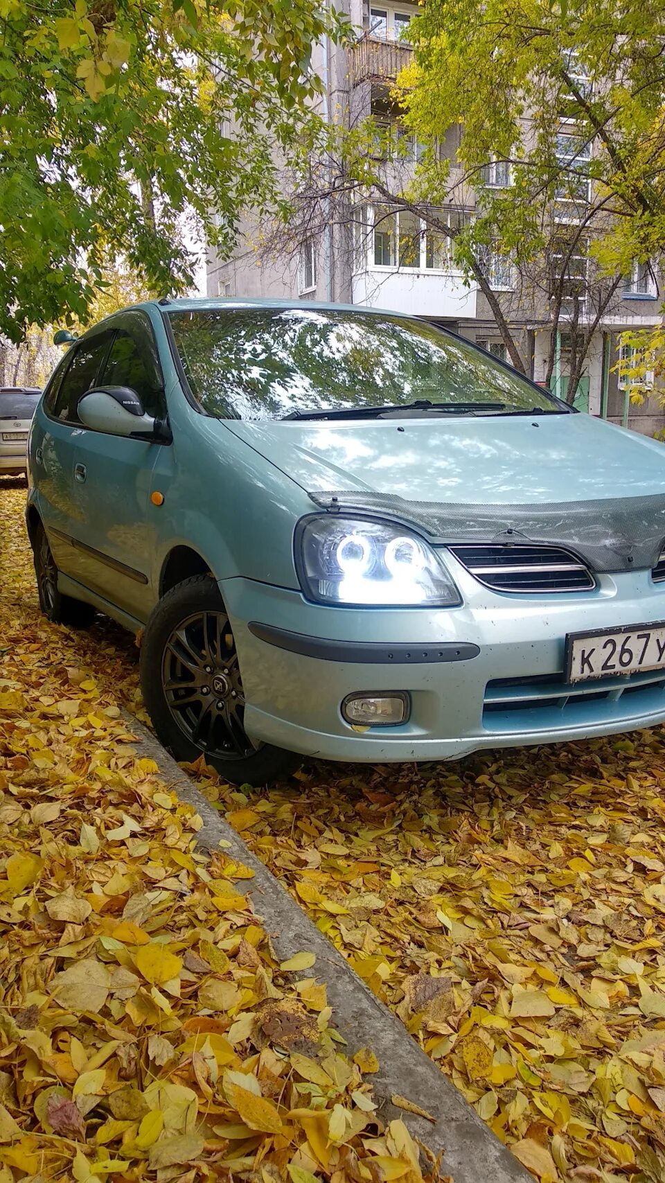 Ниссан тино тюнинг Фото на новых дисках с зимней резиной - Nissan Tino, 1,8 л, 1999 года фотография