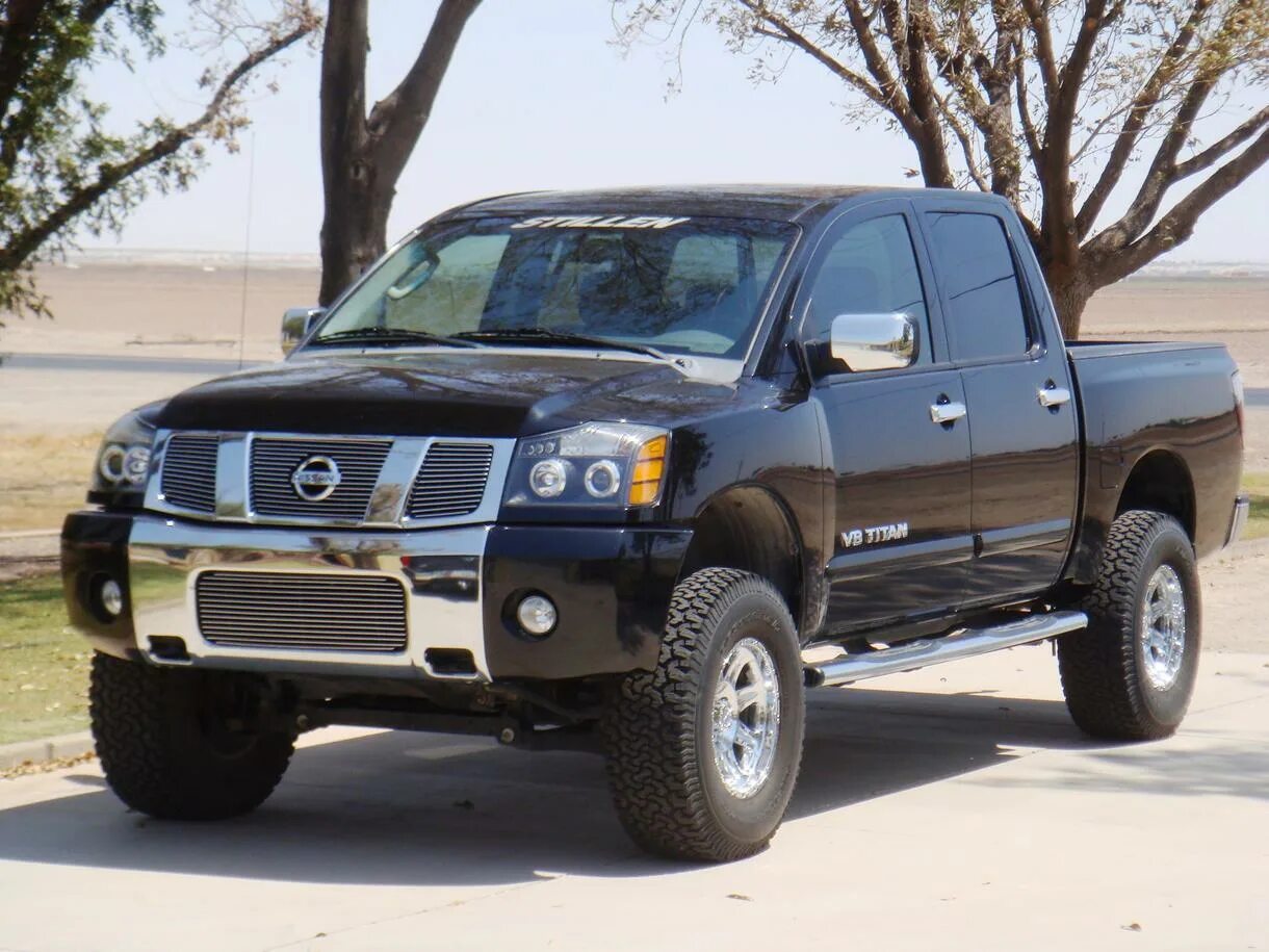 Ниссан титан фото Nissan Titan Crew Cab Photos and Specs. Photo: Nissan Titan Crew Cab mod restyli