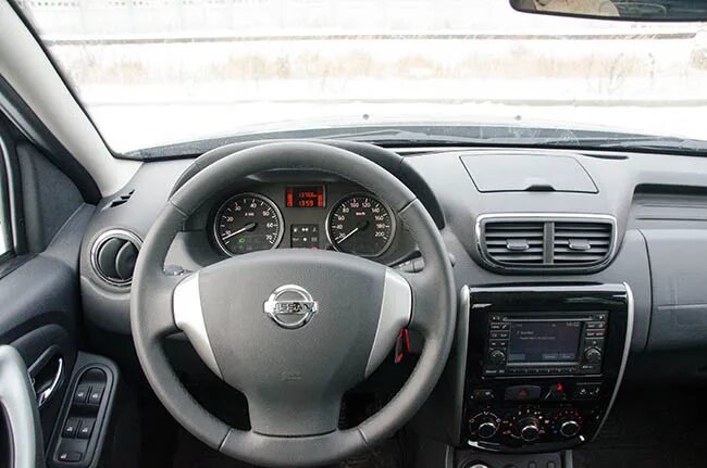 Ниссан торпеда фото Тест-драйв Nissan Terrano: "дедушкин джип"