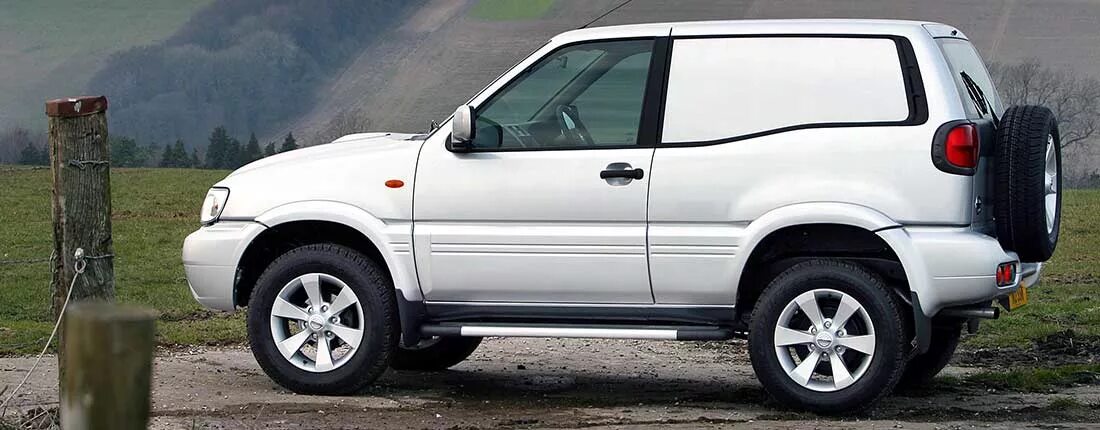Ниссан трехдверный фото Отзывы владельцев. О высокой проходимости Nissan Terrano 5 колесо Автомобильный 