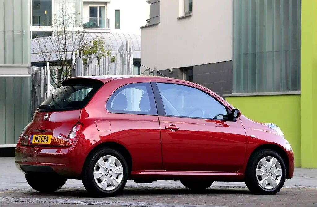 Ниссан трехдверный фото Nissan Micra 2-й рестайлинг 2007, 2008, 2009, 2010, хэтчбек 3 дв., 3 поколение, 