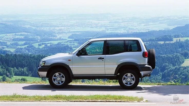 Ниссан трехдверный фото Фото старого Ниссан Террано Nissan terrano, Nissan, Nissan terrano ii