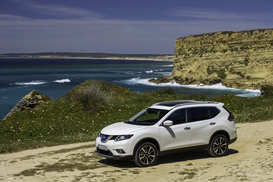 Ниссан тревел фото и цена Nissan strengthens grip on crossover sector with all-new X-Trail