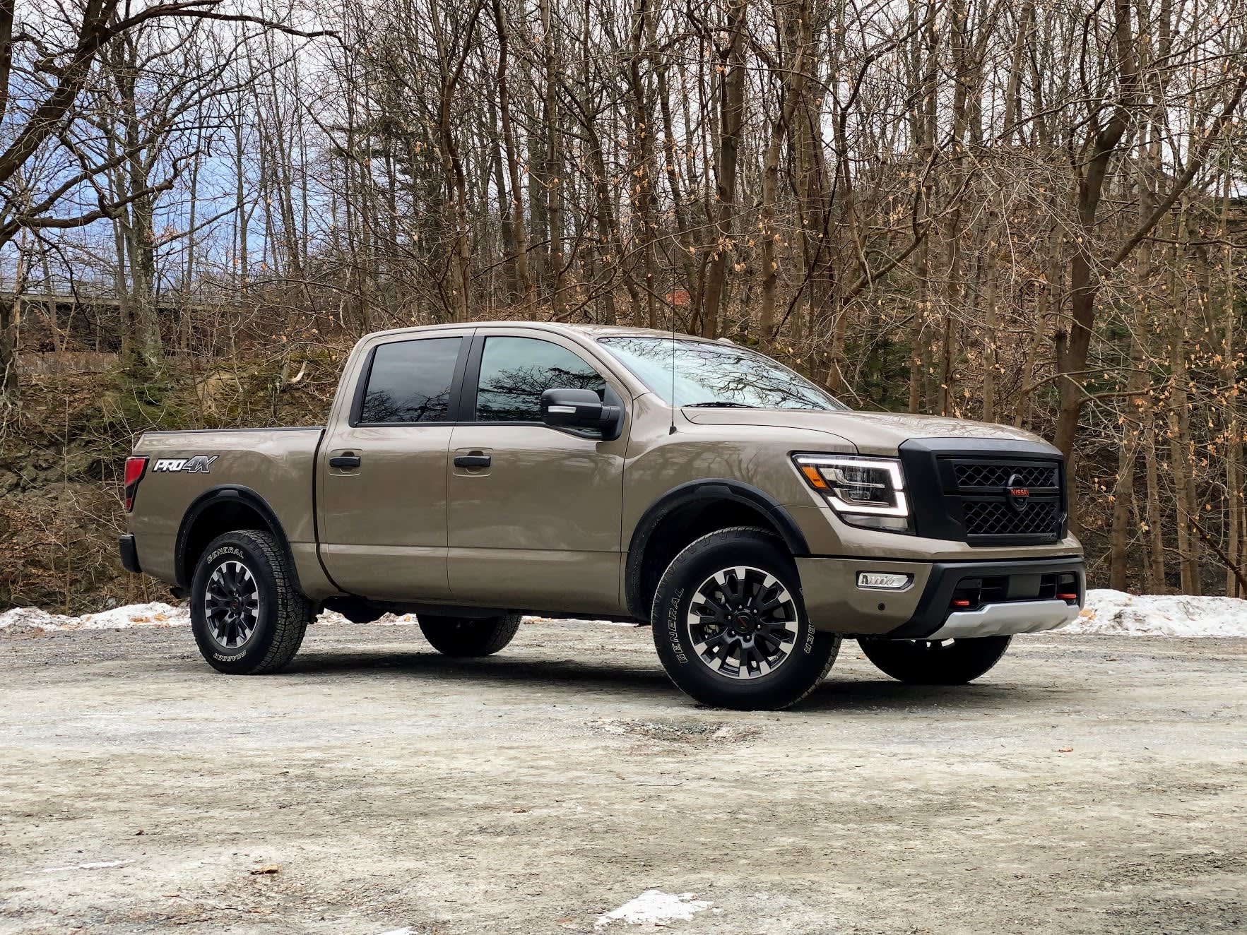 Ниссан тундра фото Review: Nissan Titan can't top its American competitors when it comes to full-si