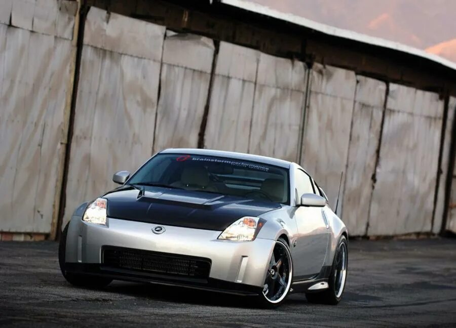 Ниссан турбо фото Nissan 350Z Twin-Turbo 2004 года выпуска. Фото 1. VERcity