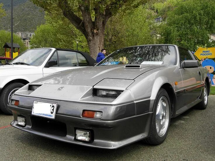 Ниссан турбо фото Nissan 300ZX Turbo tourisme coupe (Z31): grey color from 1986 * All PYRENEES - F