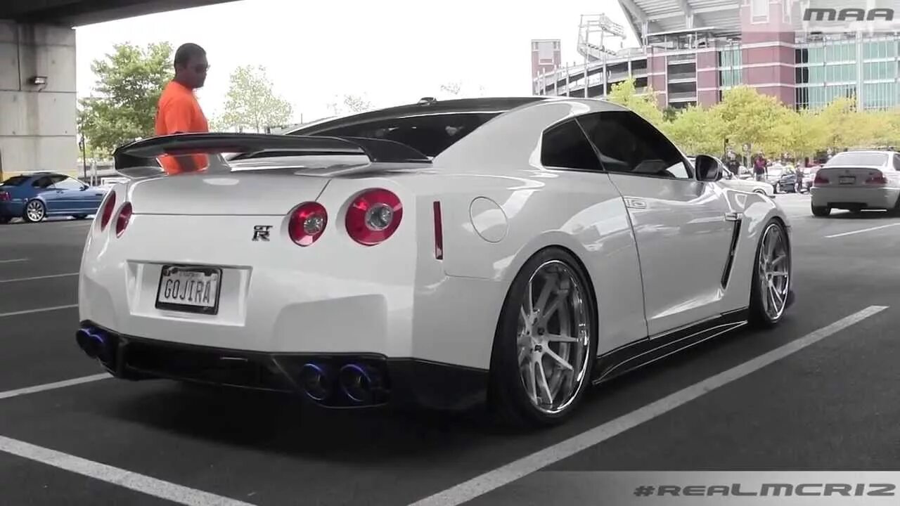 Ниссан тюнинг видео Tuned Nissan GTR R35 - Stunning - YouTube