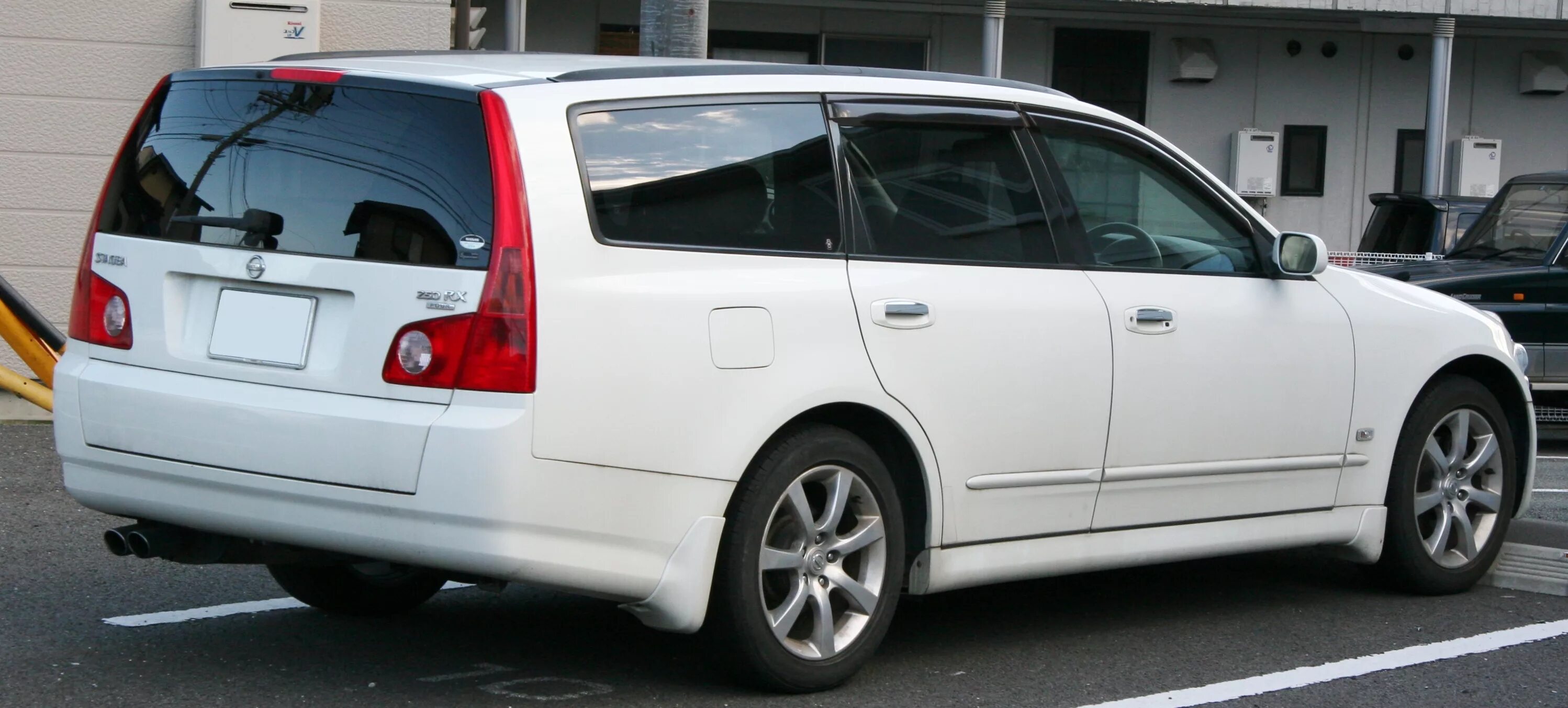 Ниссан универсал фото File:2004-2007 NISSAN STAGEA 250RX FOUR rear.jpg - Wikipedia