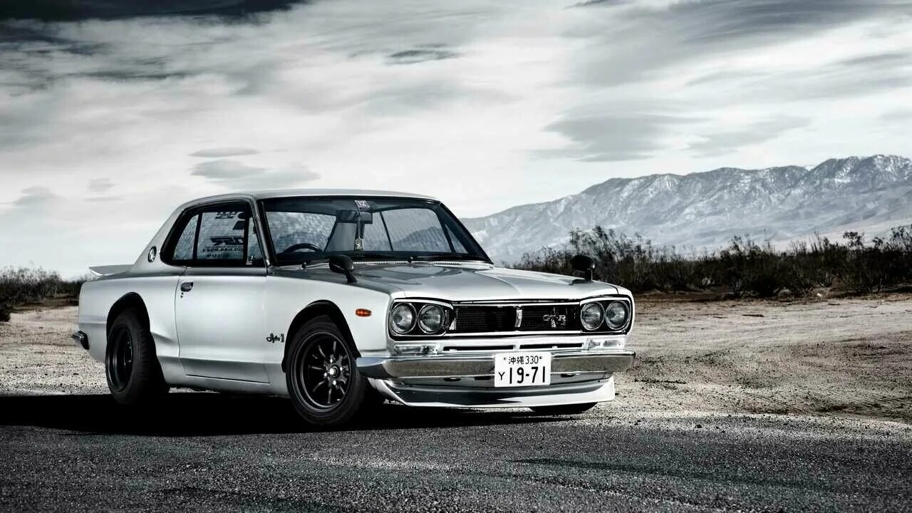 Ниссан в старом кузове фото Картина на холсте 60x110 Альянс Лес "Автомобили nissan datsun" на подрамнике / и