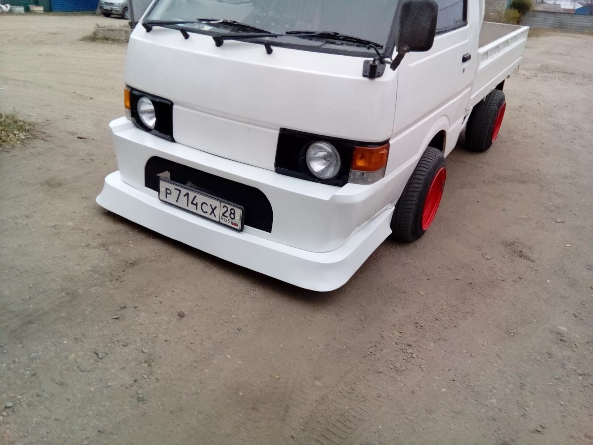Ниссан ванет тюнинг Боевое крещение бампера + Пришвартовался на зимовку - Nissan Vanette (1G), 1,5 л