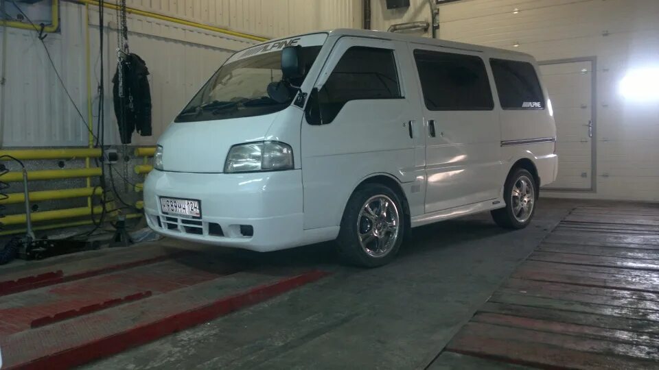 Ниссан ванет тюнинг немного переделок с бампером - Nissan Vanette (4G), 1,8 л, 2004 года стайлинг DR