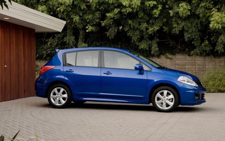 Ниссан верса фото Special Lease Offer on 2012 Nissan Versa Hatchback Facebook