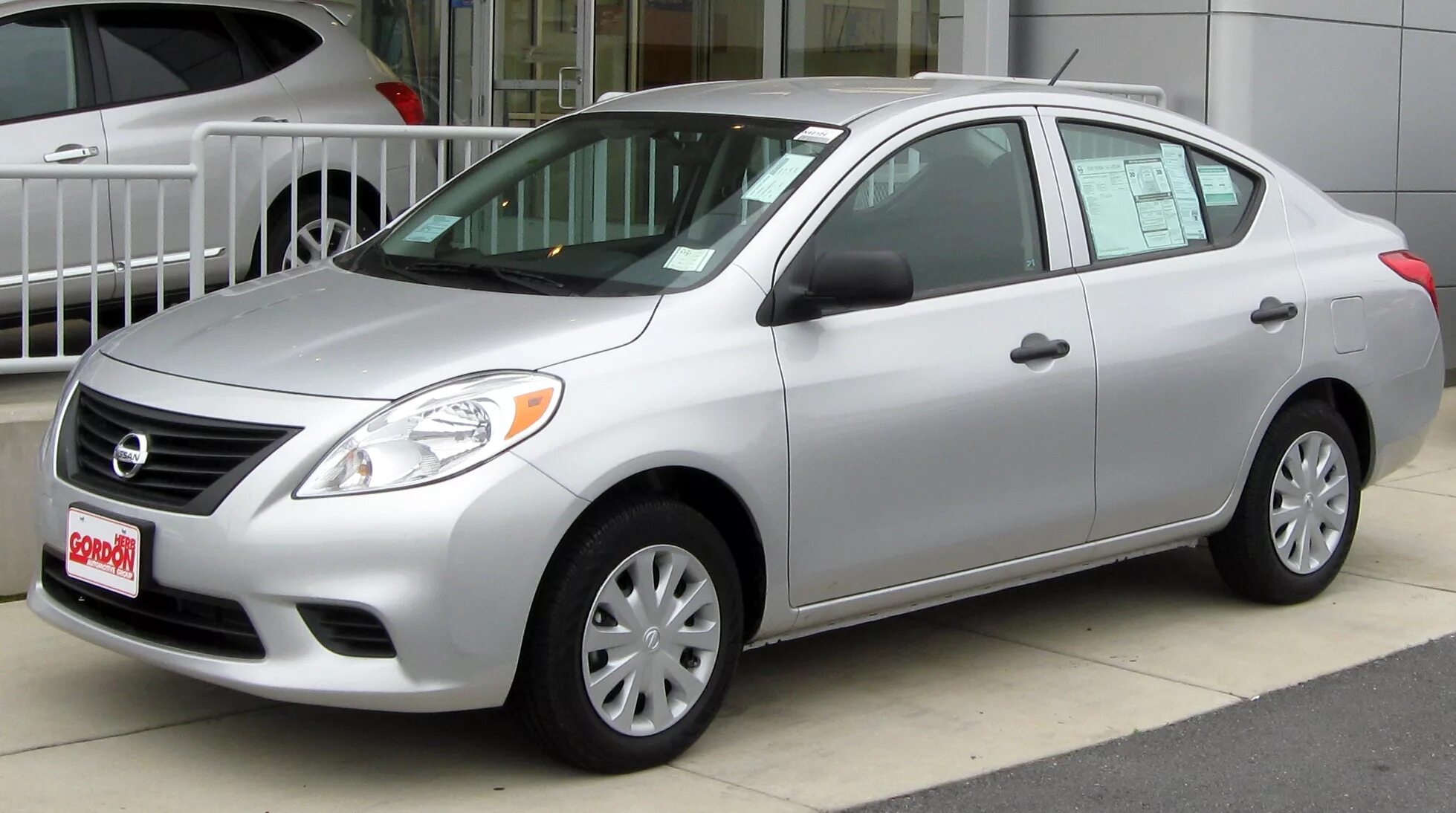 Ниссан верса фото Файл:2012 Nissan Versa S -- 11-10-2011.jpg - Википедия