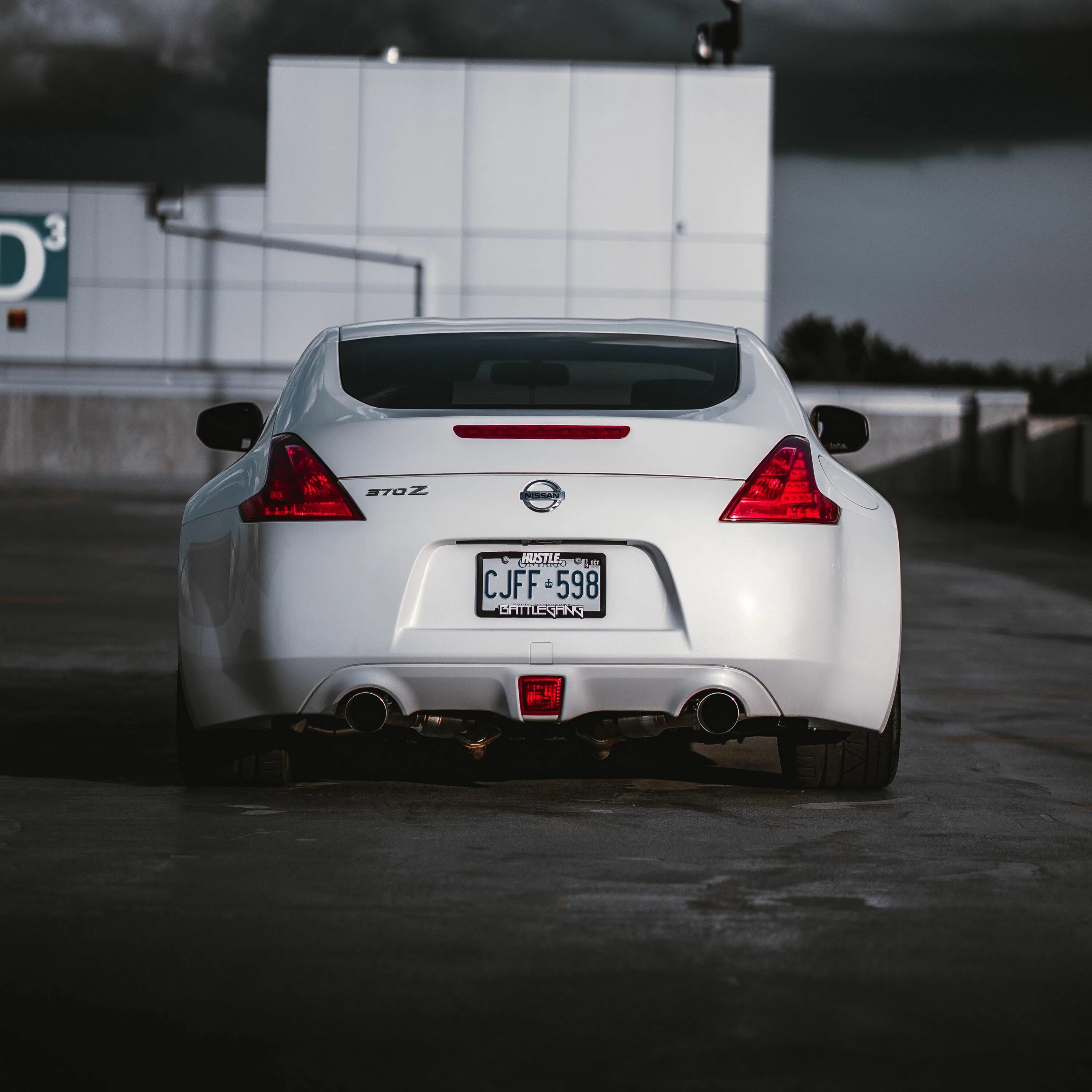 Ниссан вид сзади фото Download wallpaper 3415x3415 nissan 370z, nissan, car, sports car, rear view ipa