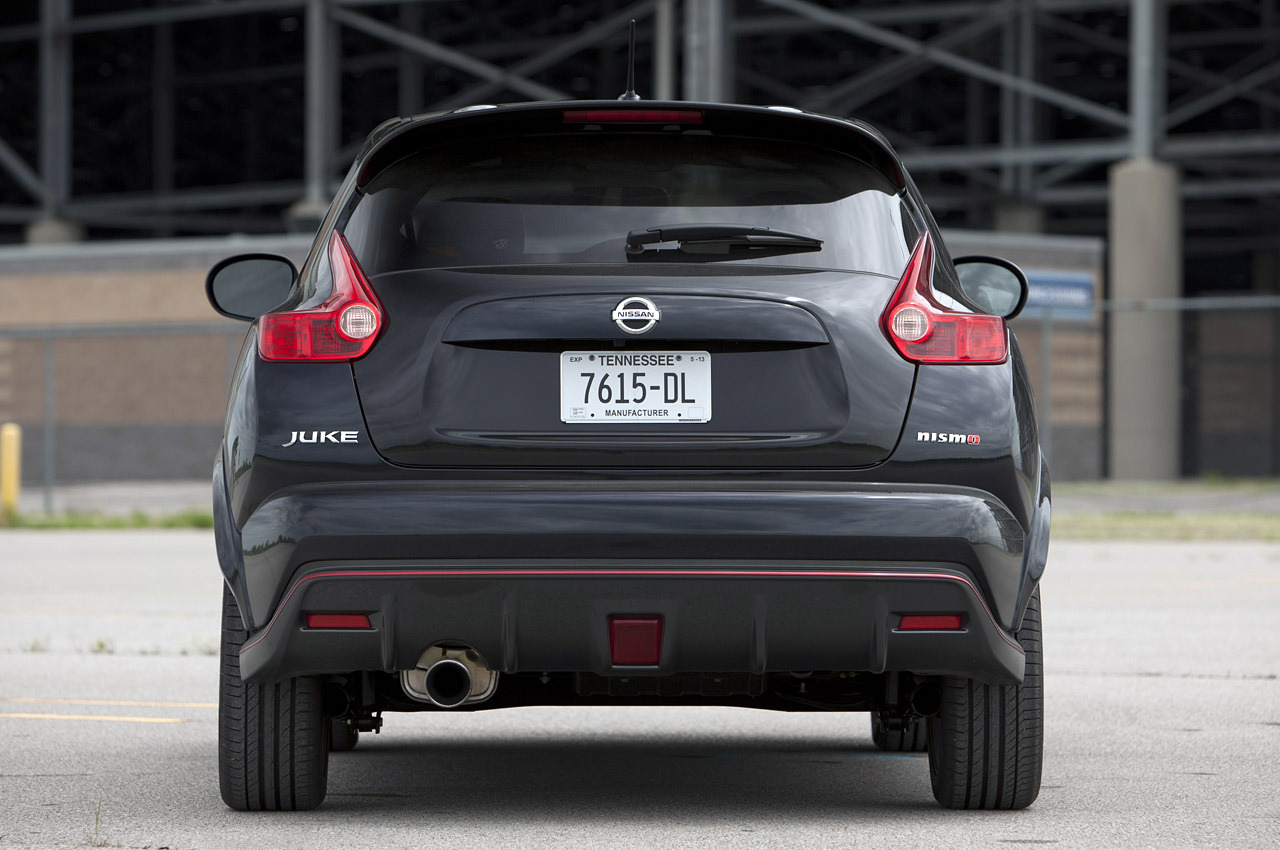 Ниссан вид сзади фото © Automotiveblogz: 2013 Nissan Juke Nismo: First Drive Photos