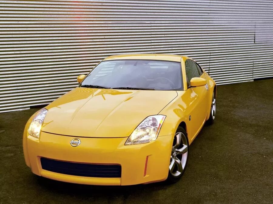 Ниссан желтый фото Nissan 350Z 35th anniversary 2004 года выпуска. Фото 29. VERcity