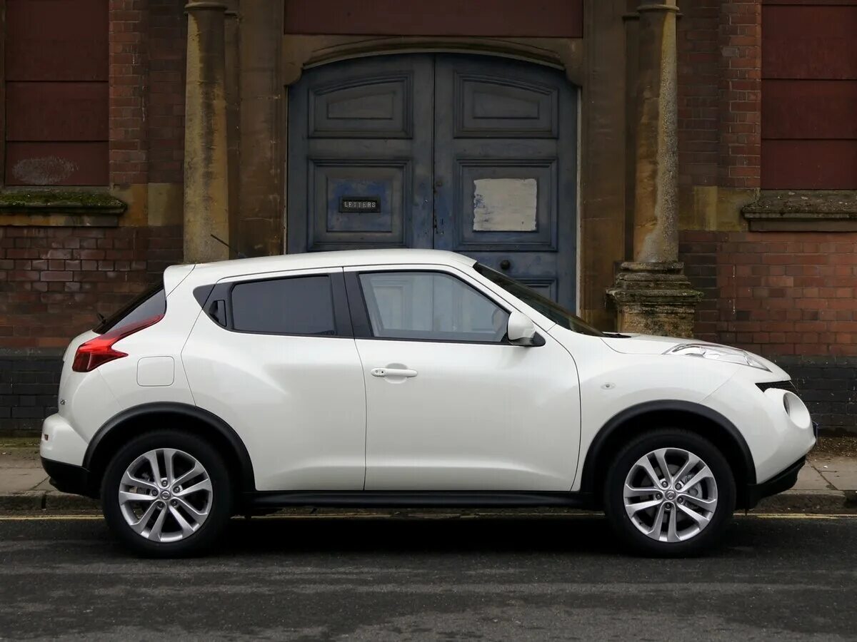 Ниссан жук белый фото Купить б/у Nissan Juke I 1.6 CVT (190 л.с.) 4WD бензин вариатор в Волгограде: бе