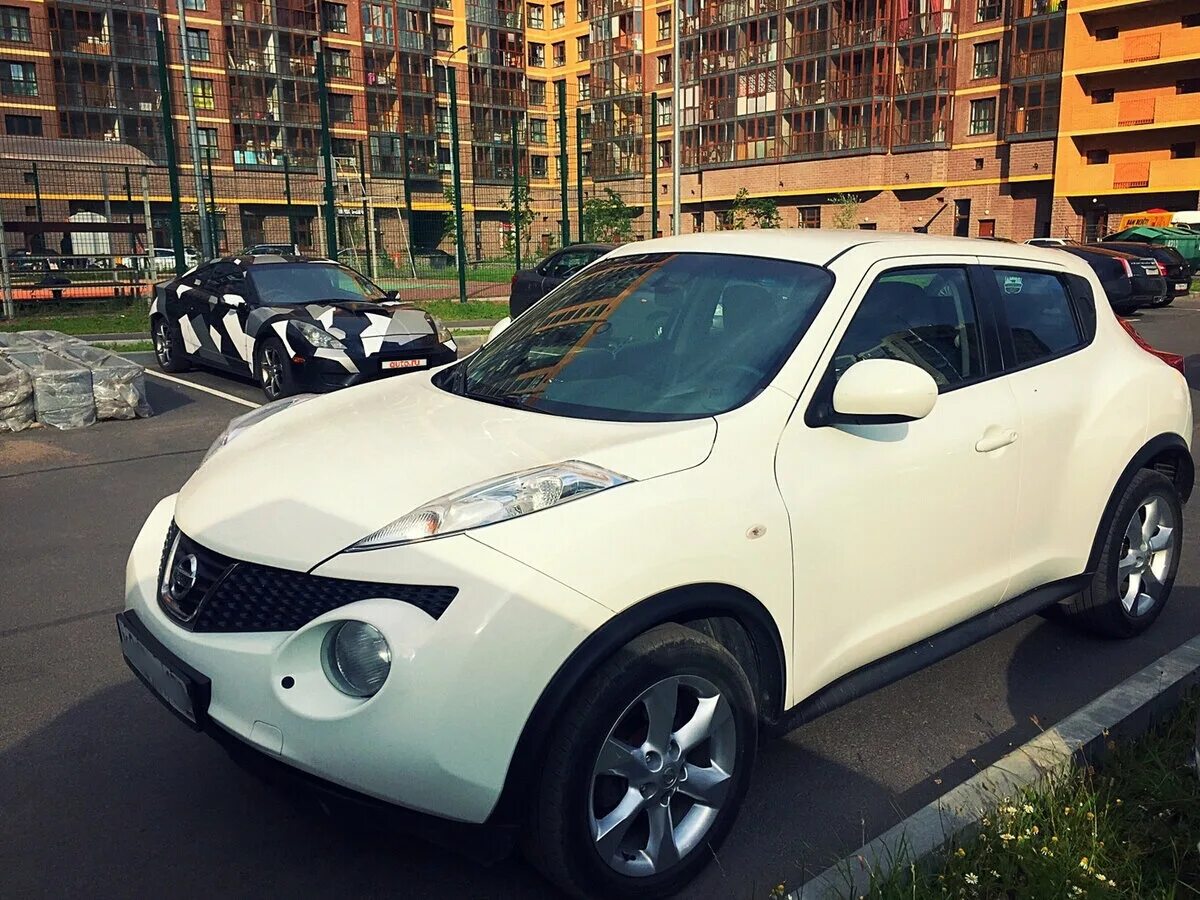 Ниссан жук белый фото Купить б/у Nissan Juke I 1.6 CVT (117 л.с.) бензин вариатор в Санкт-Петербурге: 
