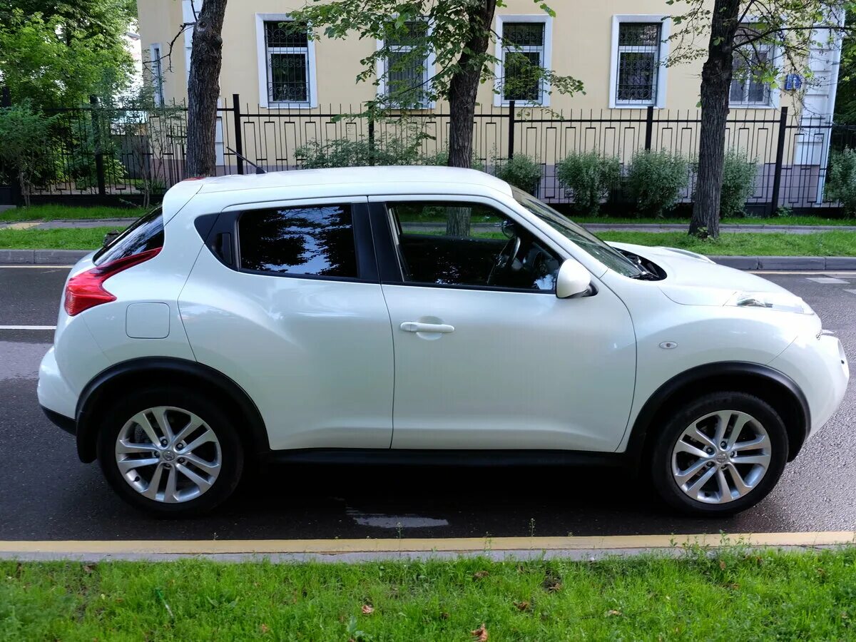 Ниссан жук белый фото Купить б/у Nissan Juke I 1.6 CVT (190 л.с.) 4WD бензин вариатор в Москве: белый 