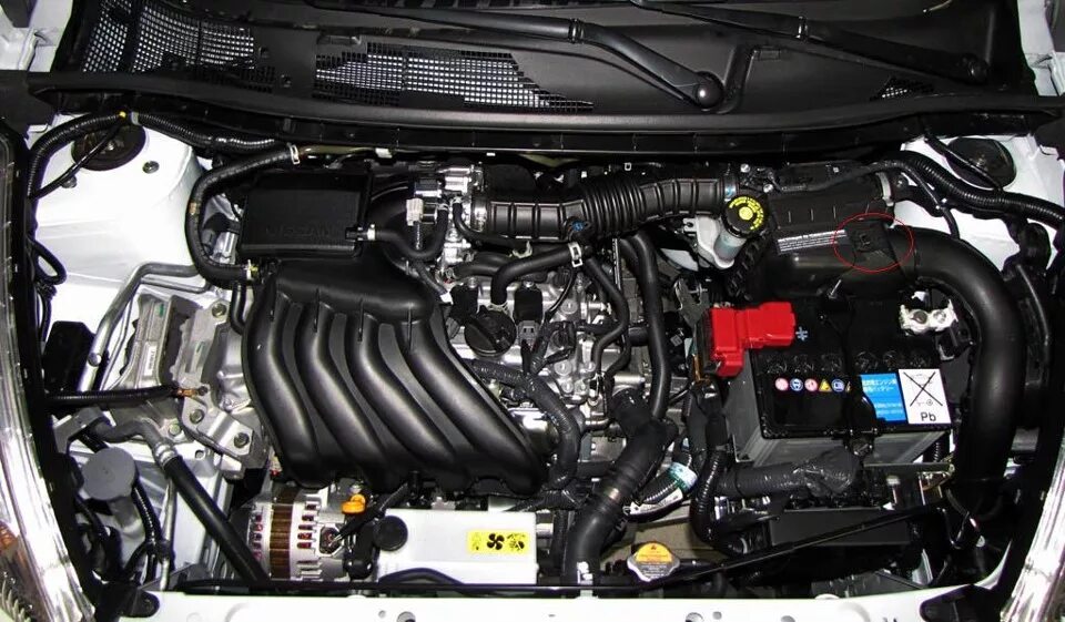Ниссан жук фото под капотом Замена воздушного фильтра - Nissan Juke (1G), 1,6 л, 2012 года своими руками DRI
