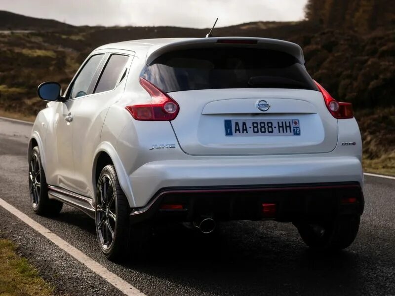 Ниссан жук фото сзади Новый Nissan Juke кроссовер 5-дв. (YF15) ( Комплектация 1.6 DIG-T CVT AWD (200hp