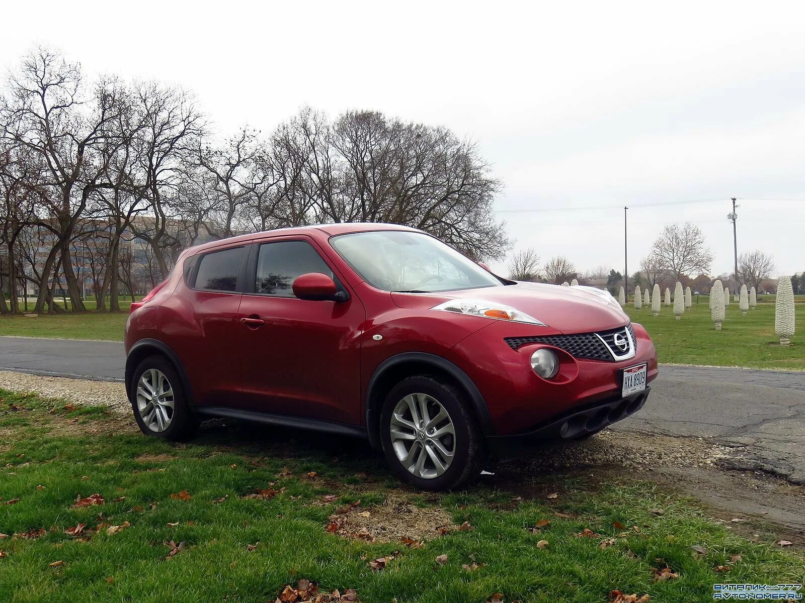 Ниссан жук красная фото "HXA 8909" фото Nissan Juke. США