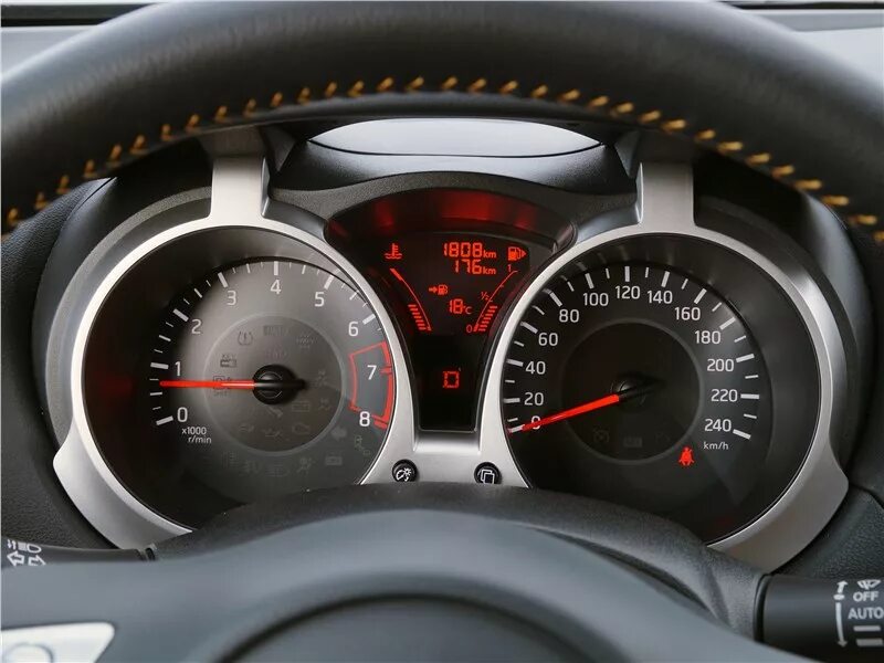 Ниссан жук панель приборов фото и описание Фото Nissan Juke (2014 - 2019) поколение I рестайлинг - "Цифирь" на дисплее борт